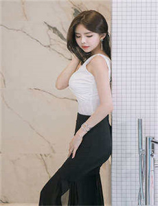 《诱人丰满女教师巨乳系列-强行糟蹋人妻HD中文》