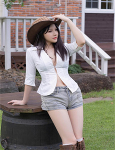 《没带罩子让他吃了一天没事吧-亚洲AV成人一区二区三区在线看》