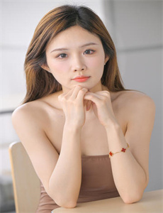 《老师你的兔子好软水好多的作文-咏美》