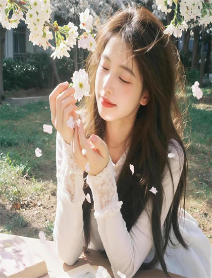 女人压抑憋屈的心情说说_性欧美13处14处破_医生含着我的奶边摸边做视频